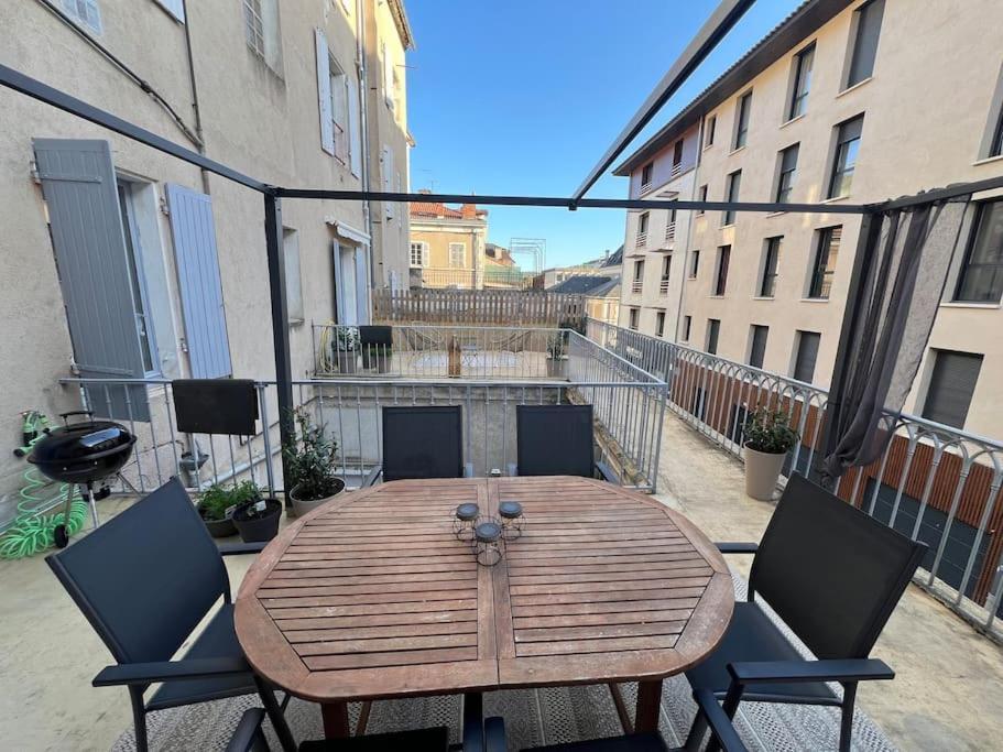 Coeur De Ville, Garage Prive Et Gratuit Avec Terrasse ! Cahors Exterior photo